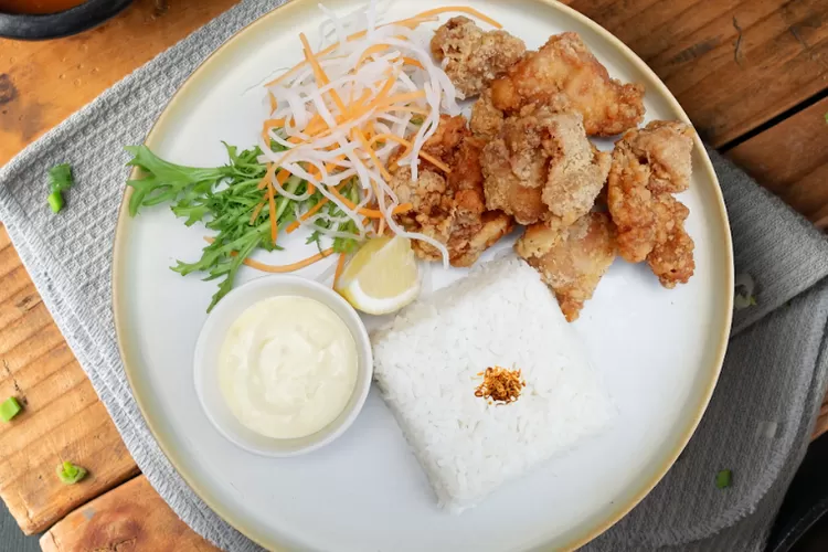Crispy Chicken Karaage, Hidangan Ayam Goreng Khas Jepang di Semarang Bisa Ditemui di Aston Inn Pandanaran