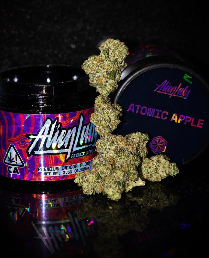 ATOMIC-APPLE-ALIEN-LABS.webp