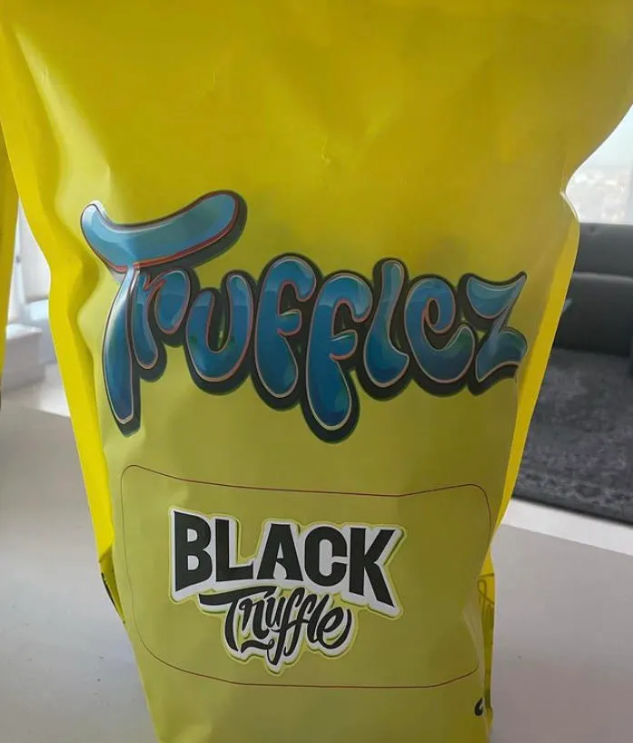 BLACK-TRUFFLES-1.webp